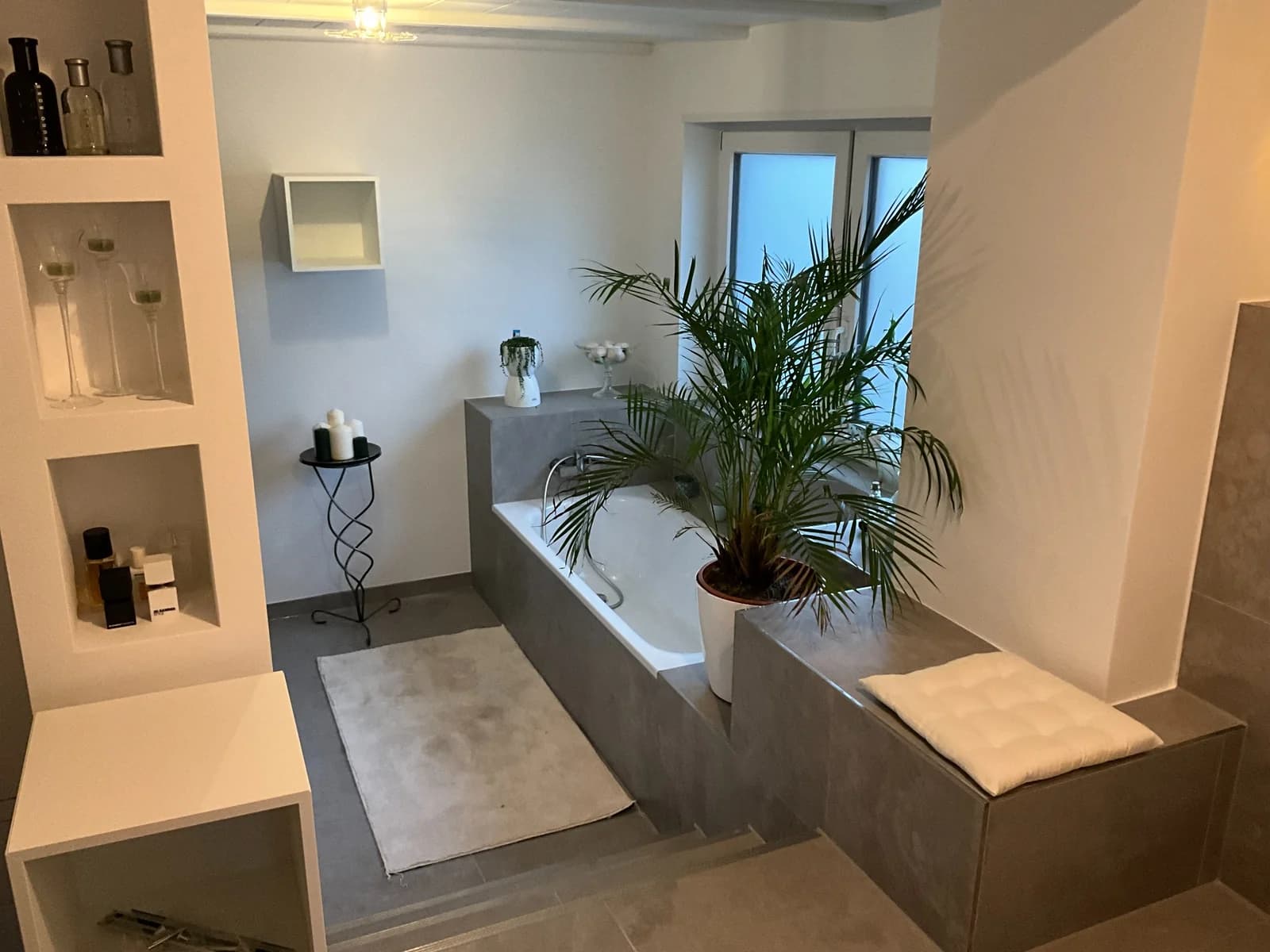 Badewanne Raum — RADEX Projekt Premium-Bad